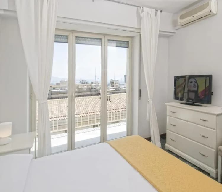 APARTMENT STANDARD Room, San Giacomo 32 Residenze, Naples