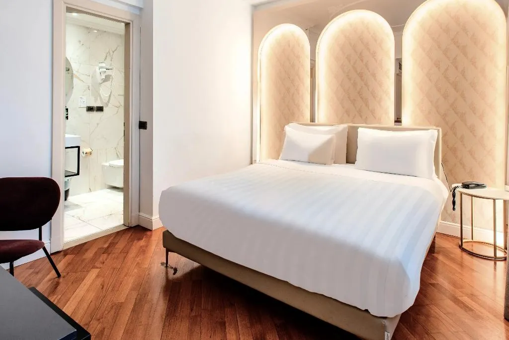 DOUBLE CITY VIEW Room, B&B Hotel Firenze Laurus Al Duomo, Florence