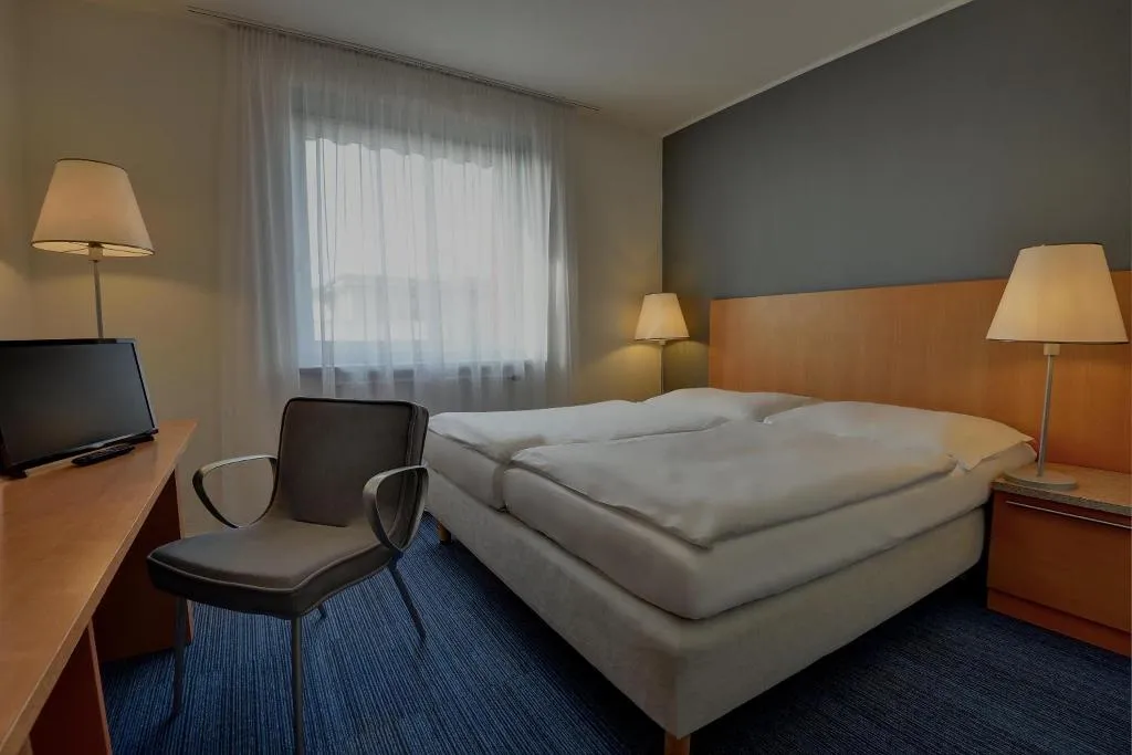 DOUBLE STANDARD Room, Henrietta Hotel, Prague