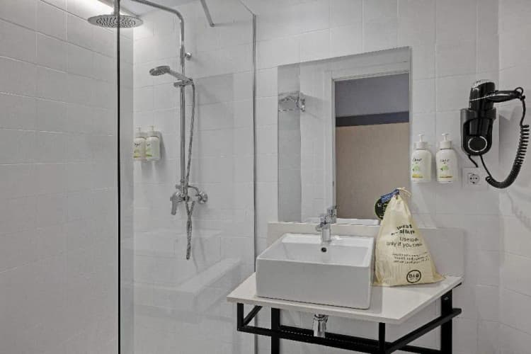 DOUBLE STANDARD Room, B&B HOTEL Girona 2, Costa Brava