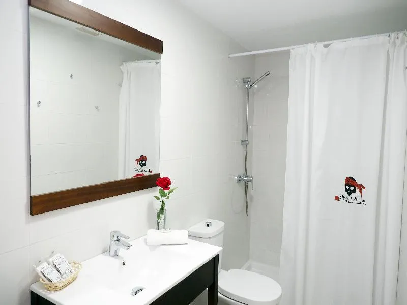 APARTMENT CAPACITY 4 ONE BEDROOM Room, Pirates Village, Majorca