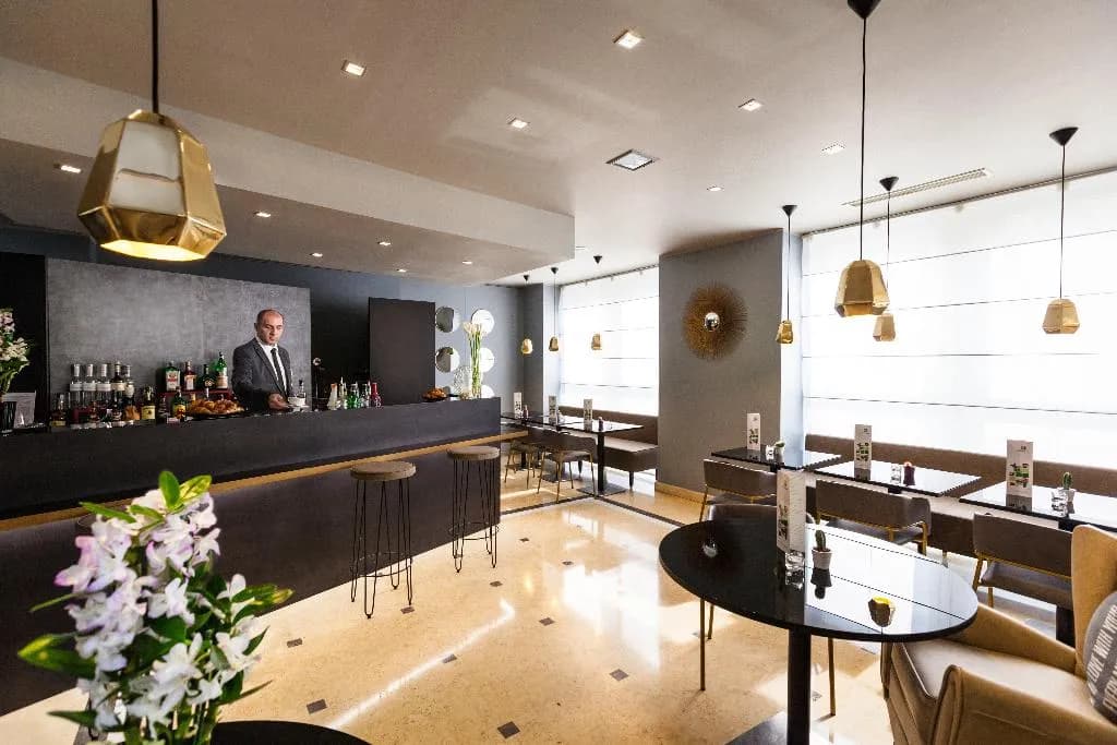 Bar, Holiday Inn Milan Garibaldi Station, Milan