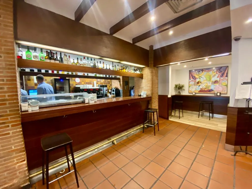 Bar, Hotel AR Los Arcos, Madrid