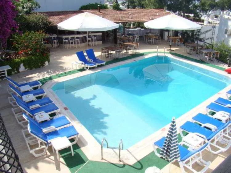 Pool, Jarra, Bodrum