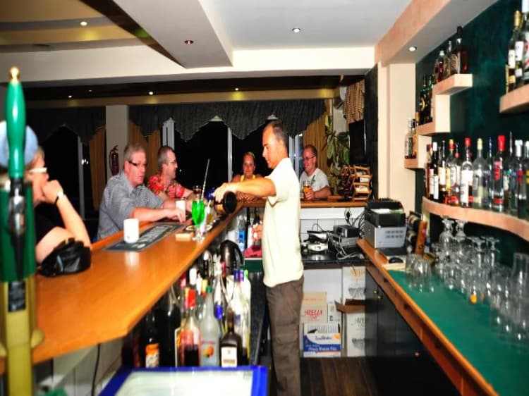 Bar, Athinoula, Kos