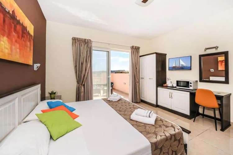 DOUBLE SUPERIOR WITH TERRACE Room, Mariblu Guesthouse, Gozo