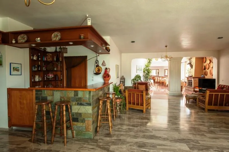 Bar, Athina, Kalamata