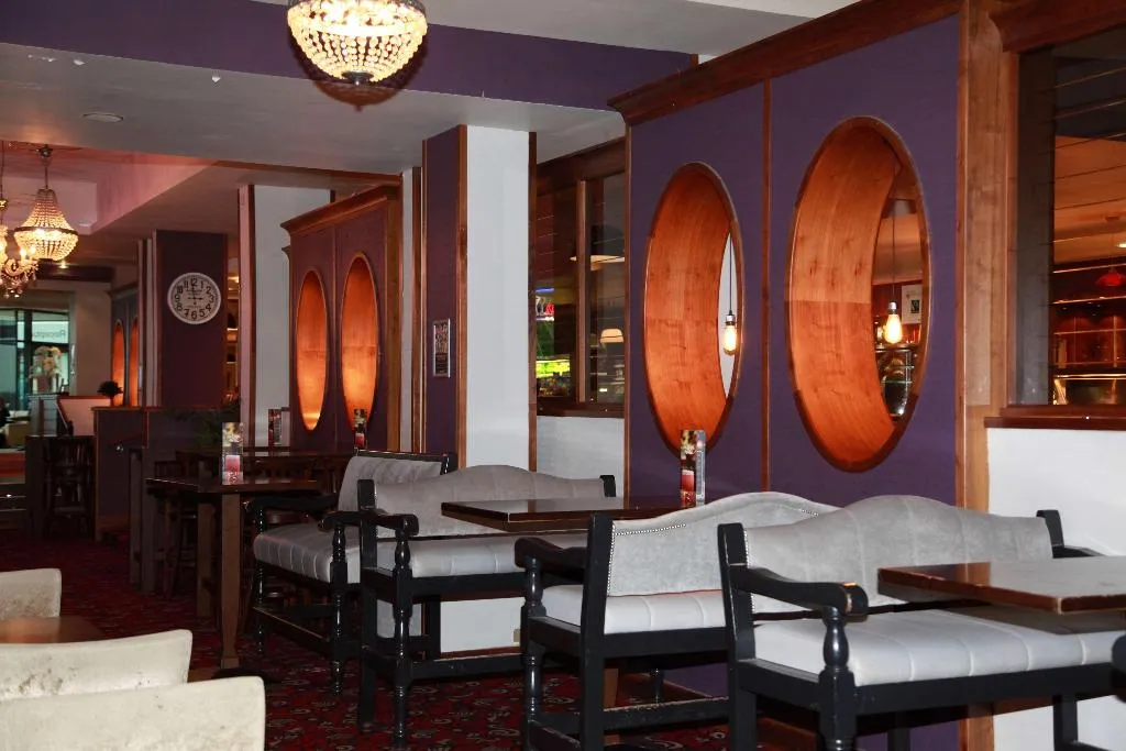 Bar, The Green Isle Hotel Dublin, Dublin