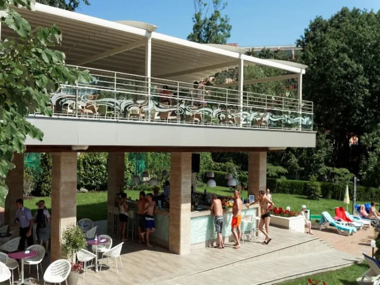 Bar, Kristal, Varna