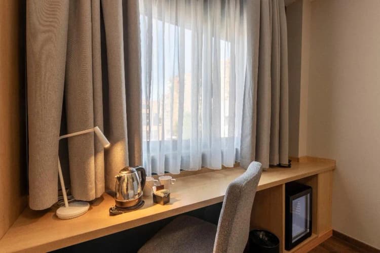 DOUBLE CAPACITY 2 Room, Travelodge Madrid Arturo Soria, Madrid