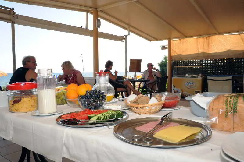 Bar, Esperides, Crete