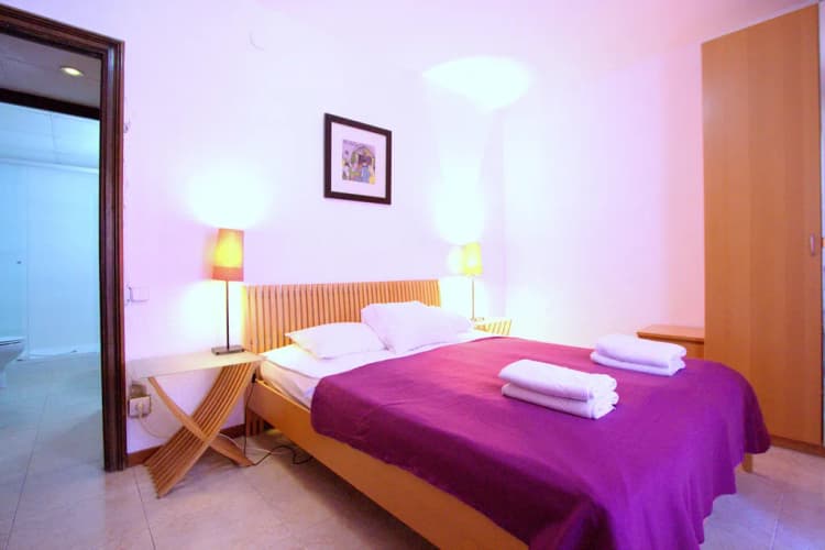 APARTMENT CAPACITY 9 FOUR BEDROOMS Room, Charm Apartments BCN, Barcelona