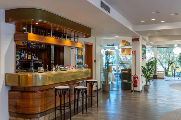 Bar, Hotel Désirée by Double Hospitality, Milan