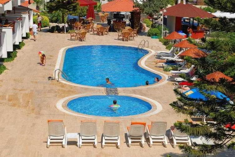 Pool, Melita Apart, Dalaman
