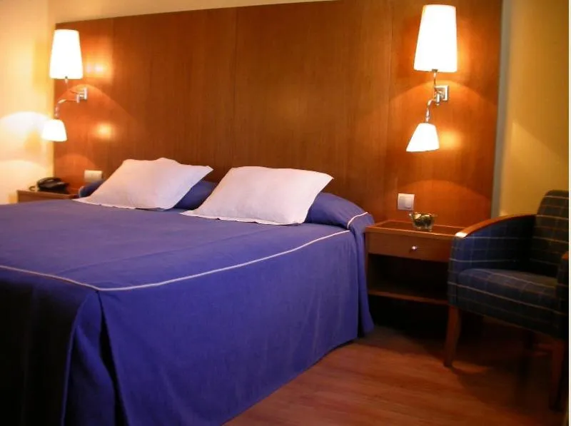 DOUBLE STANDARD Room, Galaico, Madrid