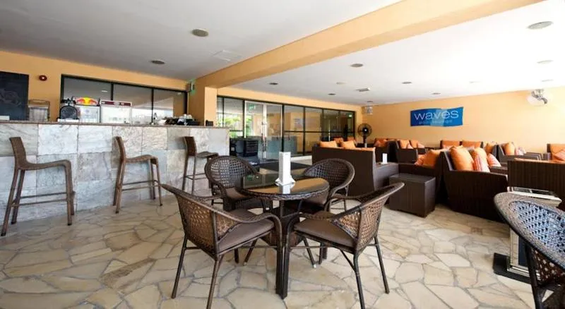 Bar, TIME Oak Hotel & Suites, Dubai