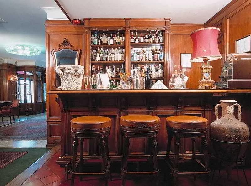 Bar, Forum, Rome