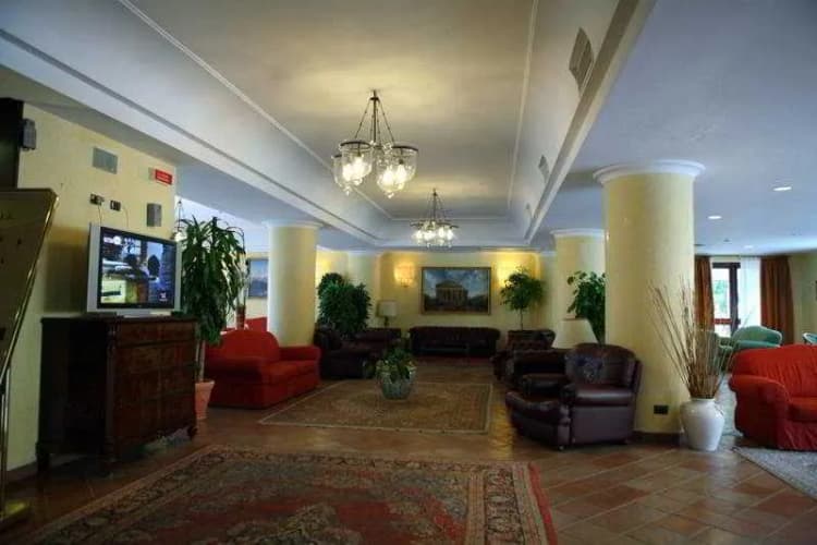 Lobby, Della Valle, Catania
