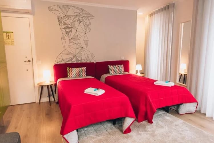 Double or Twin DELUXE ONE BED Room, In Barcelos Hostel & Guest House, Porto