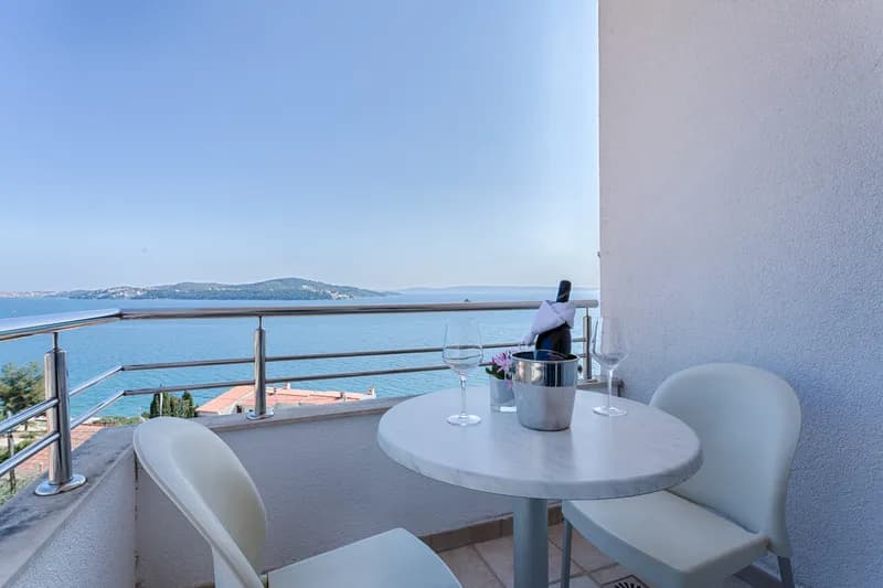 APARTMENT SEA VIEW WITH BALCONY Room, Viktorija, Split