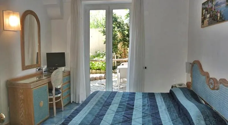 DOUBLE DELUXE Room, Albergo Italia, Naples
