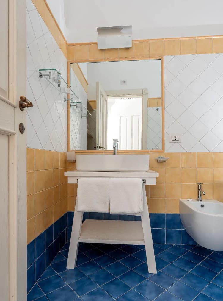 DOUBLE CLASSIC WITH TERRACE Room, Casa Mariantonia, Naples