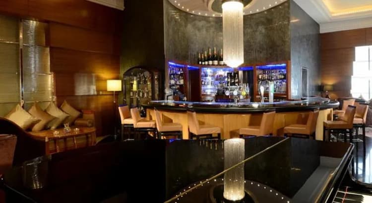 Bar, Grand Millennium Dubai, Dubai
