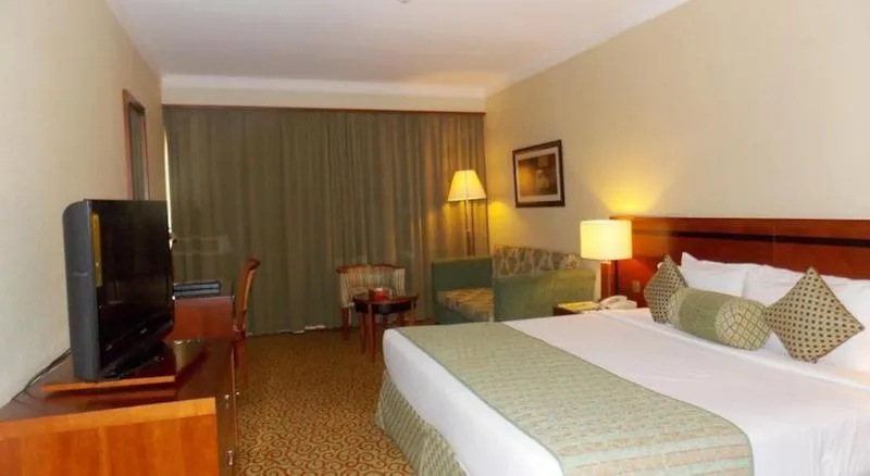 Double or Twin EXECUTIVE Room, Ramee Royal Hotel Dubai, Dubai
