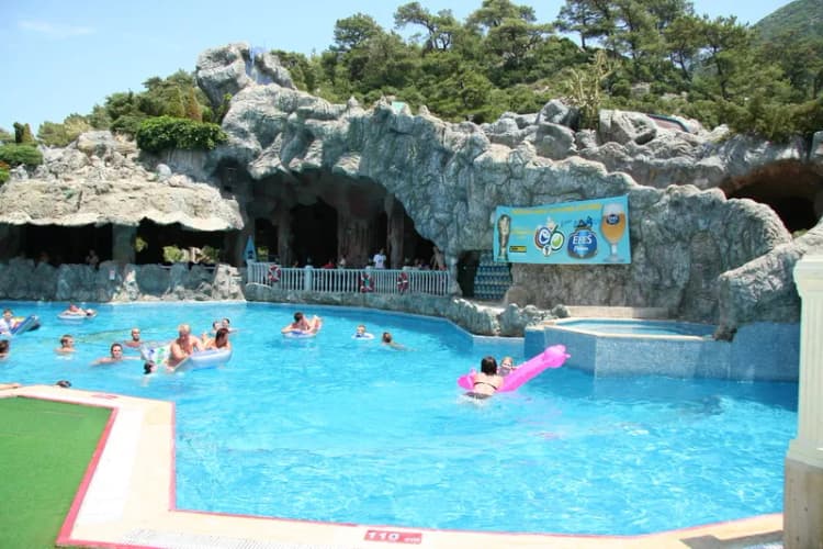 Bar, Grand Aquarium Apart, Dalaman