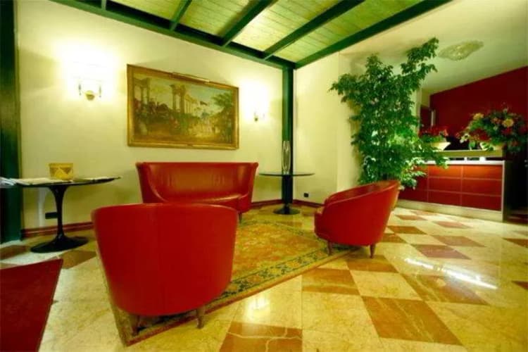Lobby, Carlo Magno, Rome