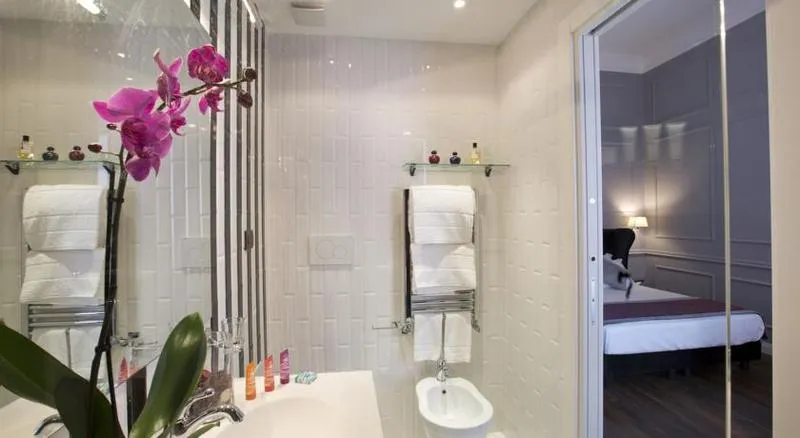 DOUBLE DELUXE Room, Relais Leone, Rome
