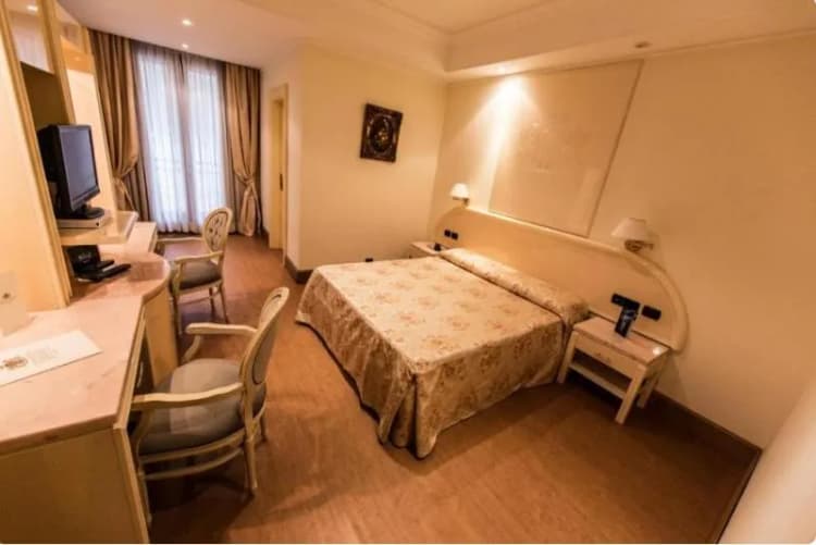 Double or Twin STANDARD Room, LH Hotel Domus Caesari, Rome