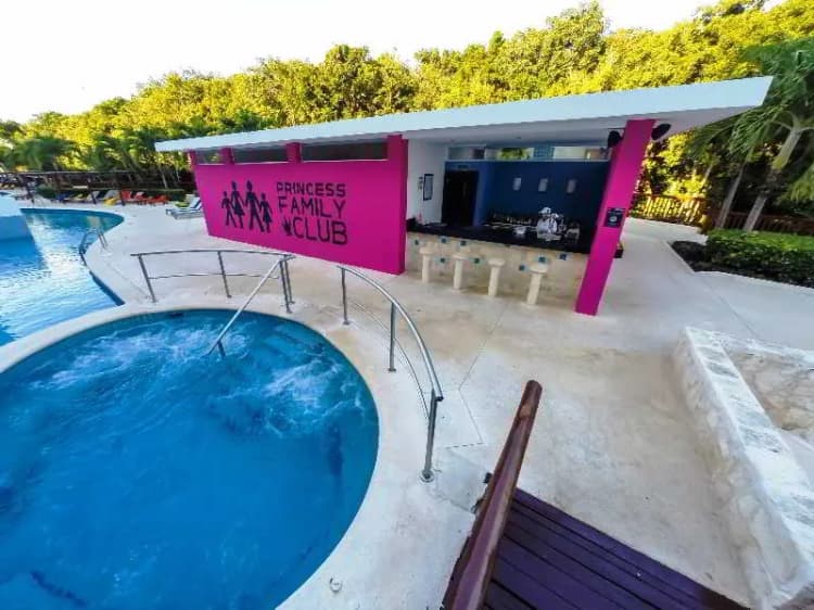 Bar, Family Club Princess, Playa Del Carmen