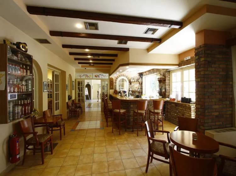 Bar, Bintzan Inn, Corfu