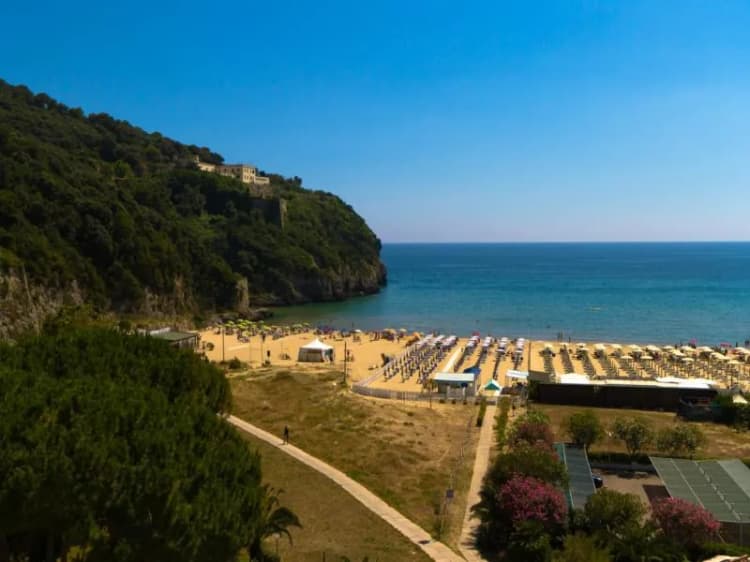 Beach, Serapo, Rome