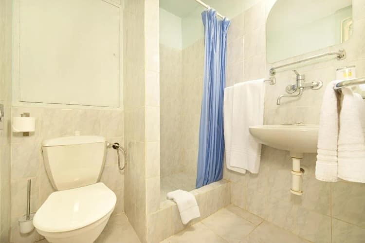 DOUBLE STANDARD Room, Henrietta Hotel, Prague