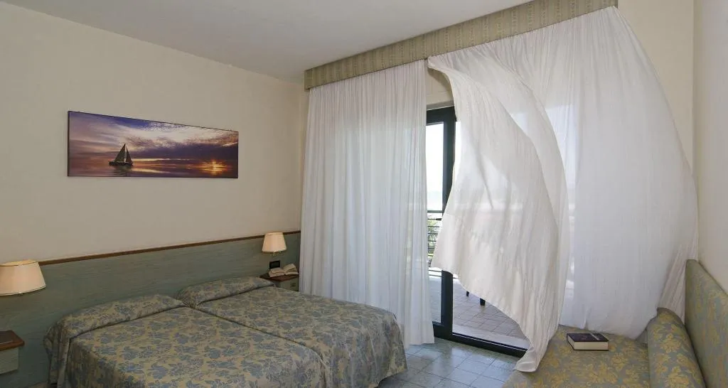 DOUBLE STANDARD Room, Hotel Paris, Florence