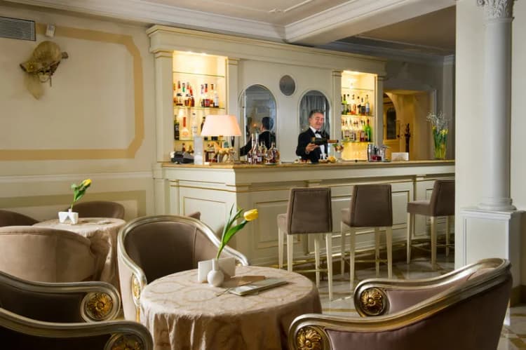 Bar, Carlton on the Grand Canal, Venice
