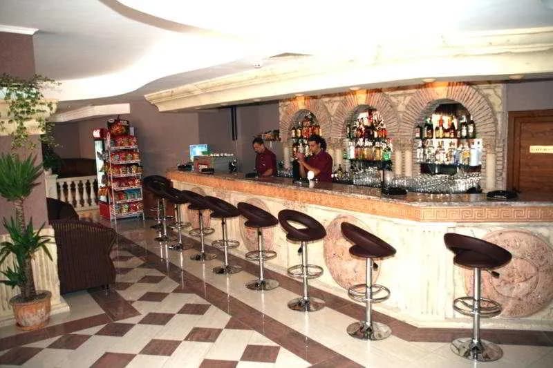 Bar, Martinez, Bourgas
