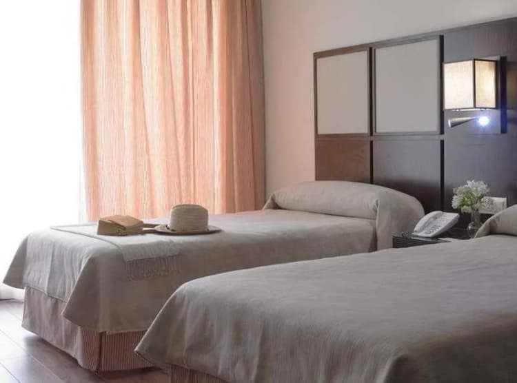 DOUBLE PREMIUM Room, Isla de la Garena, Madrid