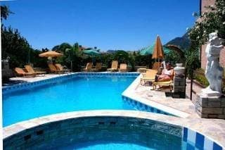 Exterior, Albatros, Samos