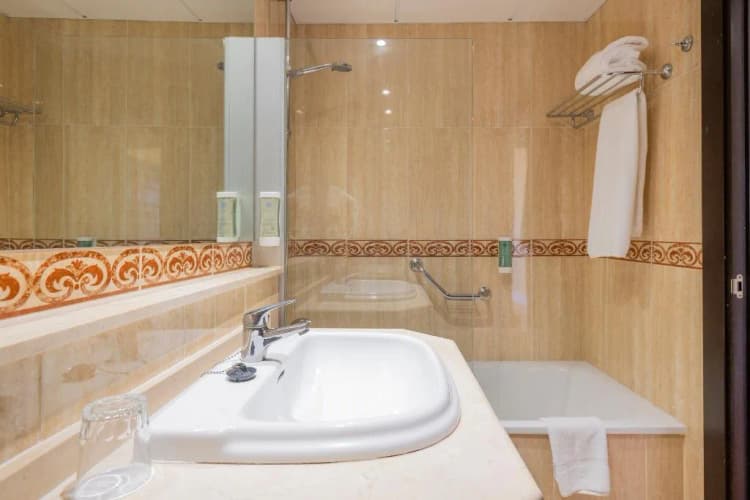 DOUBLE ECONOMY Room, Leonardo Torremolinos Costa del Sol, Costa Del Sol