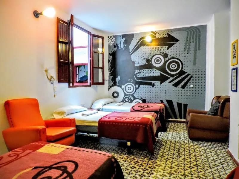 Bed in dormitory WITH SHARED BATHROOM Room, Home Youth Hostel, Valencia
