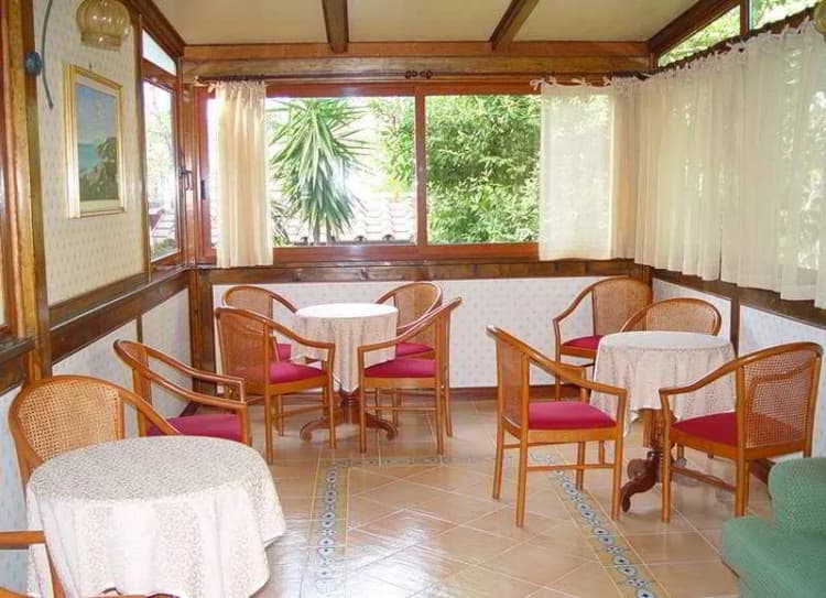 Lobby, Villa Fernanda, Naples