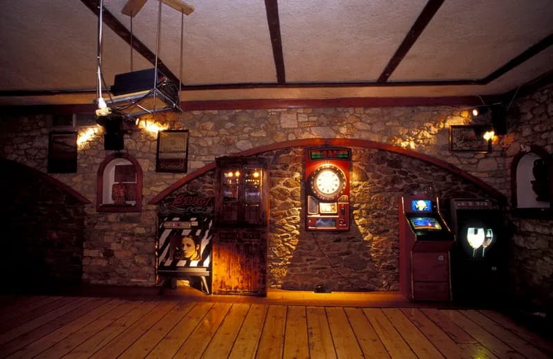 Bar, Caravos, Skiathos