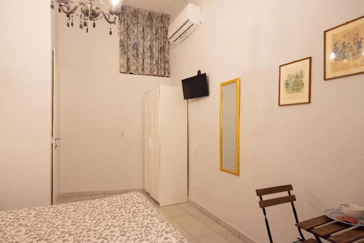DOUBLE ECONOMY Room, B&B Dei Decumani di Napoli, Naples