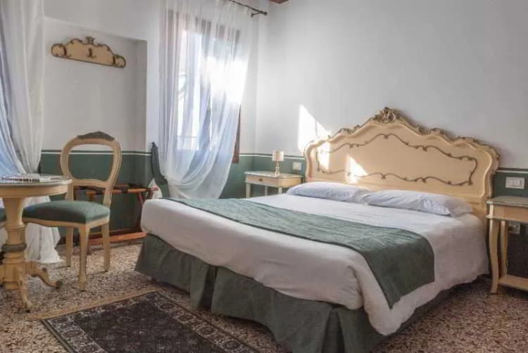 Room, Ca' San Trovaso, Venice