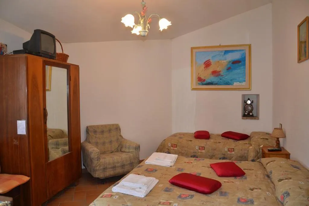 APARTMENT CAPACITY 3 ONE BEDROOM Room, La Terrazza del Subasio, Perugia