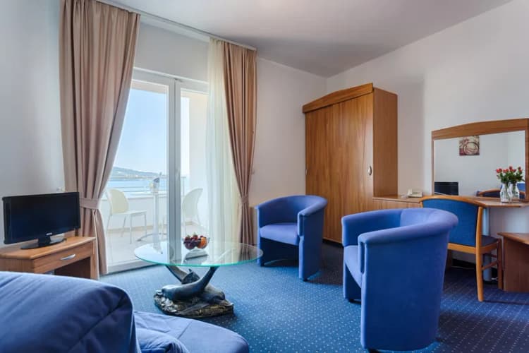 APARTMENT SEA VIEW WITH BALCONY Room, Viktorija, Split
