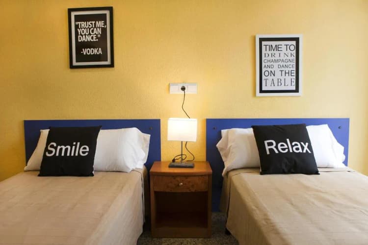DOUBLE WITH BALCONY Room, The Hostal Tierramar, Majorca